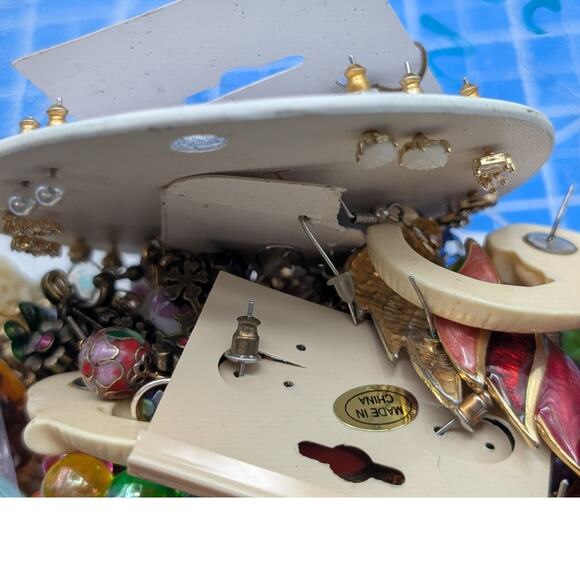 Bag Of Pierced Earrings Wearable to Excellent Condition - Picture 3 of 8